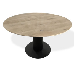 Rond eiken eettafel met zwart of wit metalen kolompoot