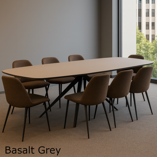 Deens ovaal HPL eettafel met taps lopende gebogen poten