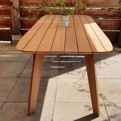 Deens ovaal hardhouten tuintafel op maat van iroko 